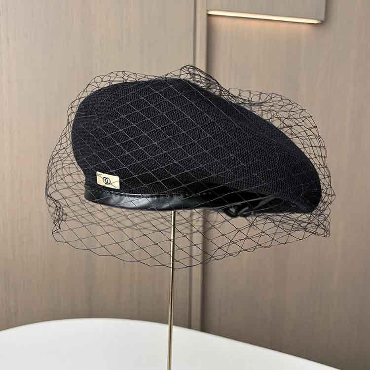 Spring and Autumn New Beret Women's Xiaoxiangfeng Design Black Mesh Painter's Hat Fashion Foreign Bud Hat