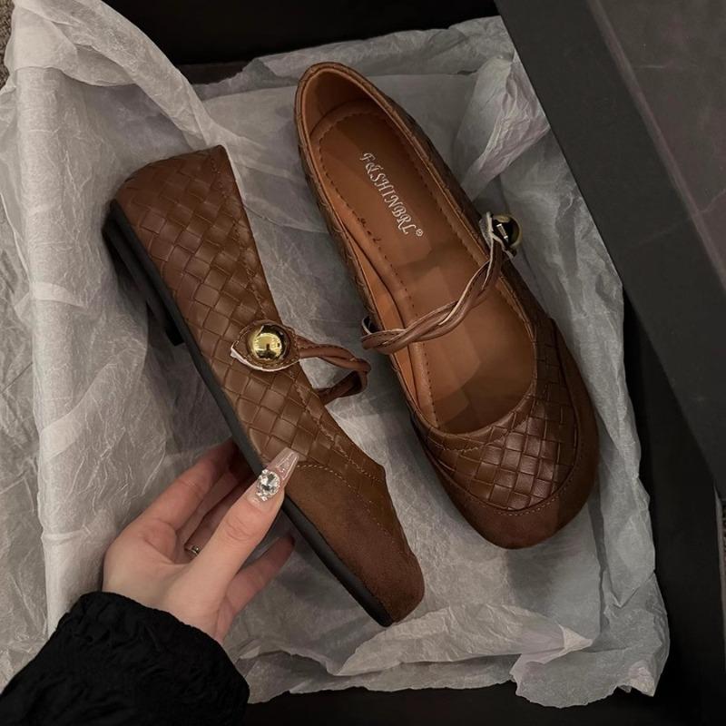 Retro splicing round head Mary Jane shoes women's shoes red wedding shoes woven word belt casual flat evening single shoes