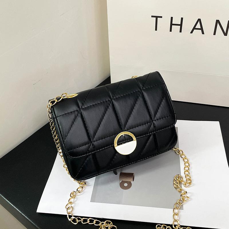 

Премиальная текстура, сумка-мессенджер на цепочке для通勤, маленькая квадратная сумка, женская сумка, лето, новая, однотонная, с ромбовидным узором, повседневная, на плечо чёрный