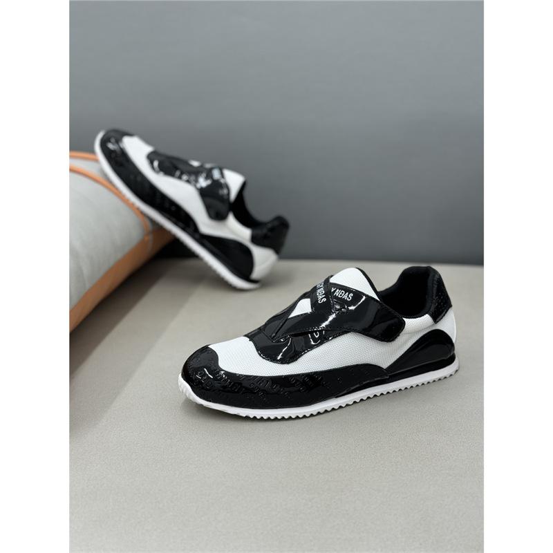 Neue bequeme Schuhe Sneaker atmungsaktiv und bequem dnh