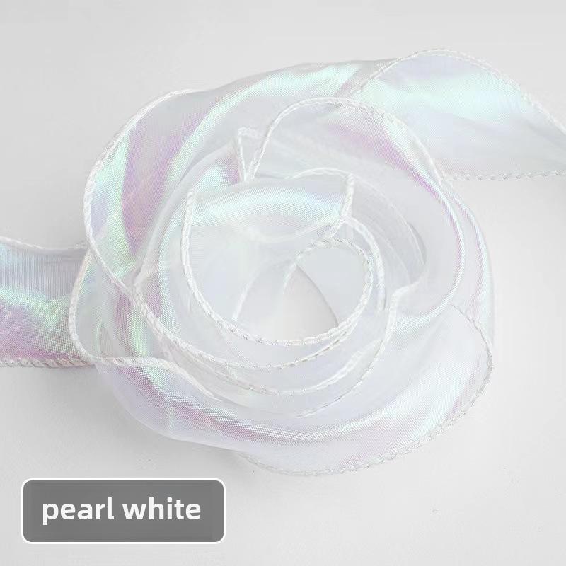 Barevná organzová stuha rybí kost pro dortové a květinové umění s overlockovou krajkou a vlnkovaným designem