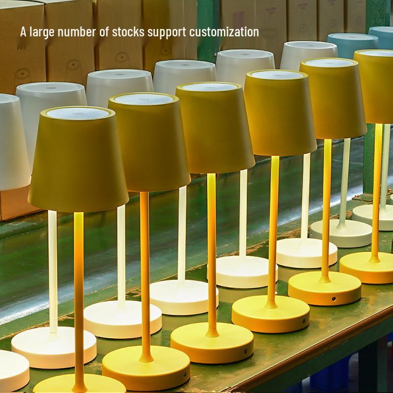 LED Rechargeable Metal Touch Dimming Desk Lamp for Western Restaurant Tabletop Atmosphere