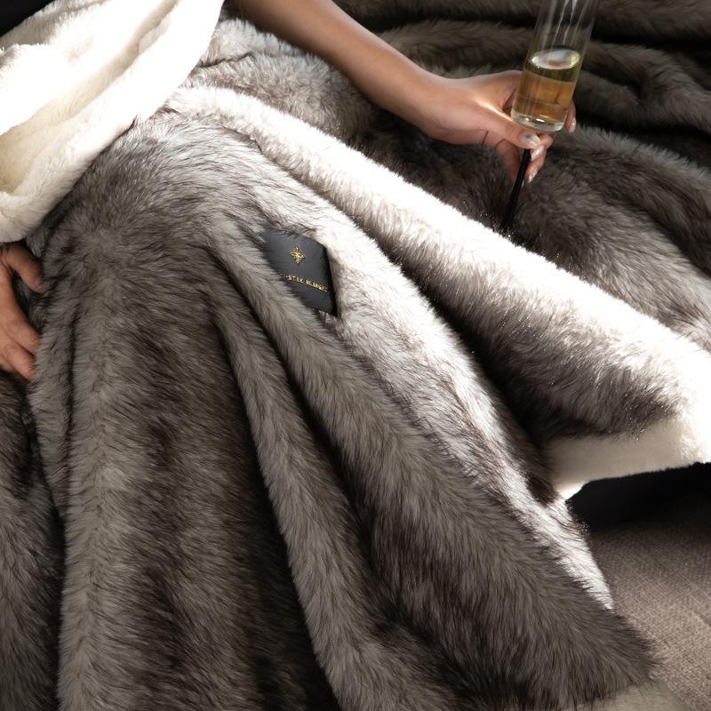 Luxury Faux Fox Fur Blanket: Thick, Warm Raschel Cover for Autumn/Winter, Perfect for Sofa or Air Conditioning Use.