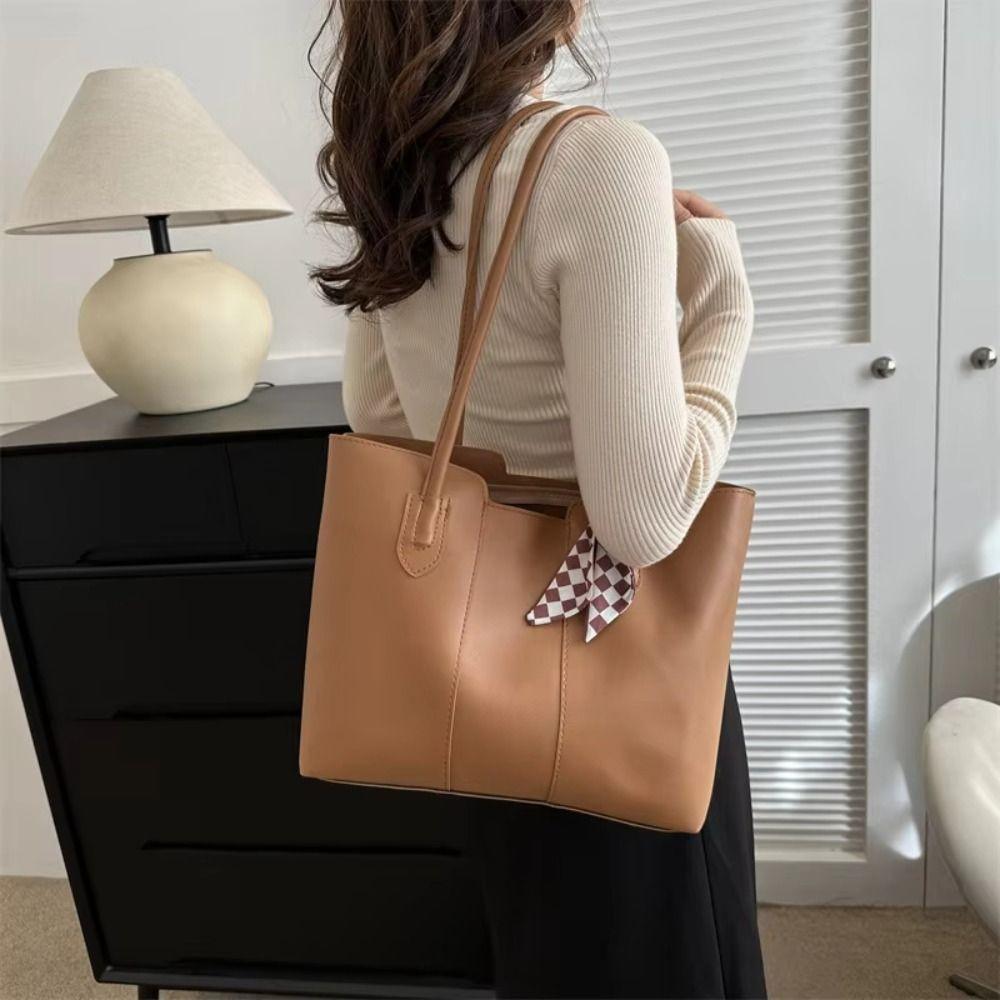 Commuting PU Leather Shoulder Bag French Style New Design Tote Bag Retro Underarm bag  Travel