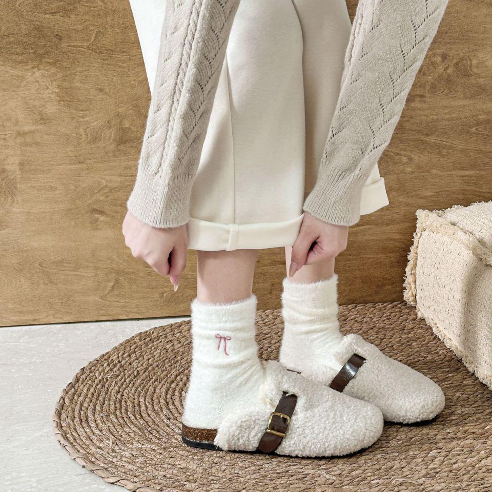 Women's Pink Mid-Tube Socks: Warm Embroidered Bow, Thick Velvet, Autumn/Winter Collection