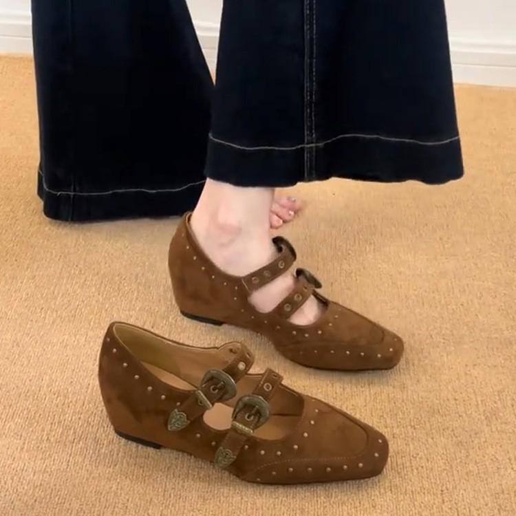 Soft leather version~ retro punk style inner height increase double buckle with rivets suede Mary Jane shoes fashionable shallow mouth small single sh
