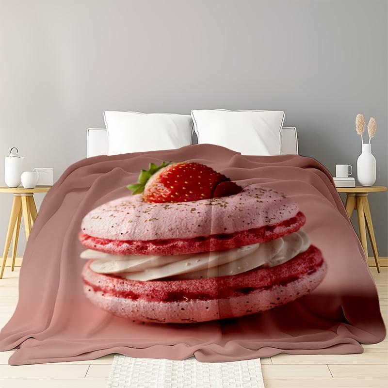 Erdbeer-Macaron-Kuchen-Muster Flanell bedruckte Decke geeignet für alle Jahreszeiten geeignet für Wohnzimmer Büro Sofa Reisen