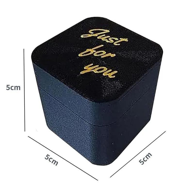 1PC Desk Decoration Middle Finger In the Box Fun Gag Gifts Birthday Gift Toys Supplies Crafts Home Decoration Small Figurine