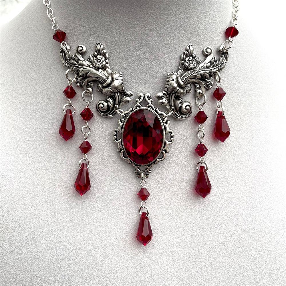 "Trendy European-American Floral Gem Clavicle Necklace"