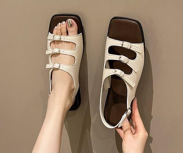 35-45 large size soft flat sandals autumn new retro French fairy wind beach seaside travel Roman shoes