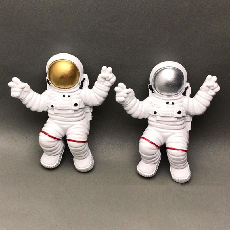 3D Astronaut Refrigerator Magnetic Sticker 12pcs/set Resin Magnet Fridge Paste for Home Kitchen Message Board Collection