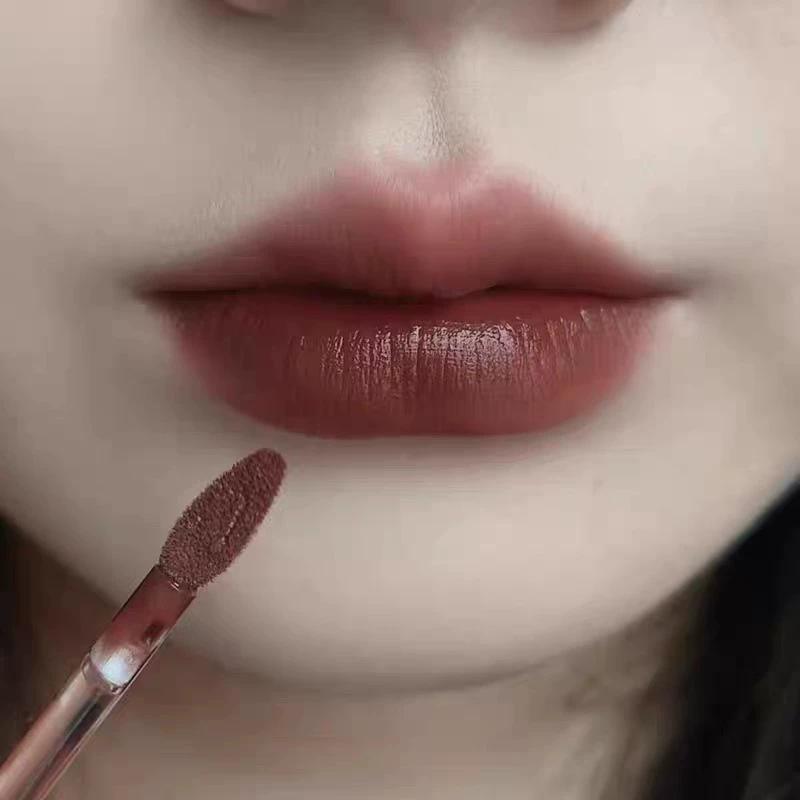 Another Maillard Brown Shade! Rich Chocolate Lip Gloss in Brown-Toned Red-Brown and Milky Coffee Colors, a Niche Shade That Enhances Complexion