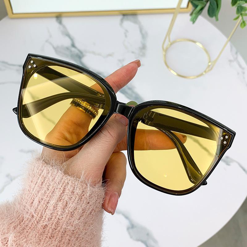 New Trendy Folding Unisex Sunglasses - UV Protection, Stylish Three-Point Design for Driving