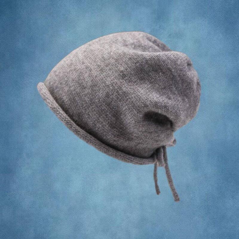 Women's Autumn Winter Wool Beanie: Warm, Knitted, Rolled Edge Design for Small Face