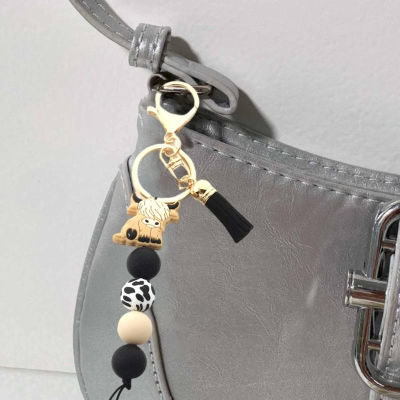 Highland Cow Keychain with Tassels and Silicone Beads Animal Keyring Fashionable Key Holder Pendant for Women and Men