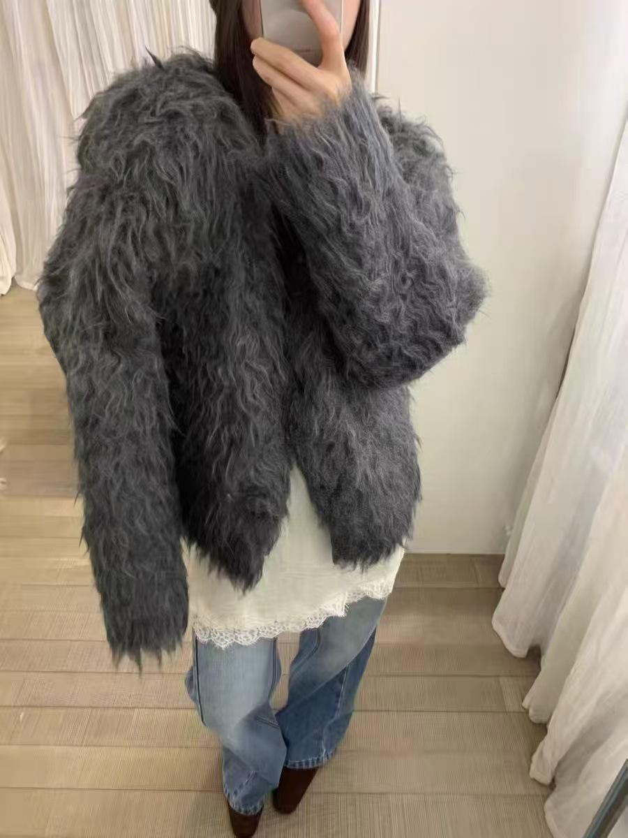 

Cozy Winter V-Neck Long Cardigan - Women s Loose Northeast Travel Outerwear One Size