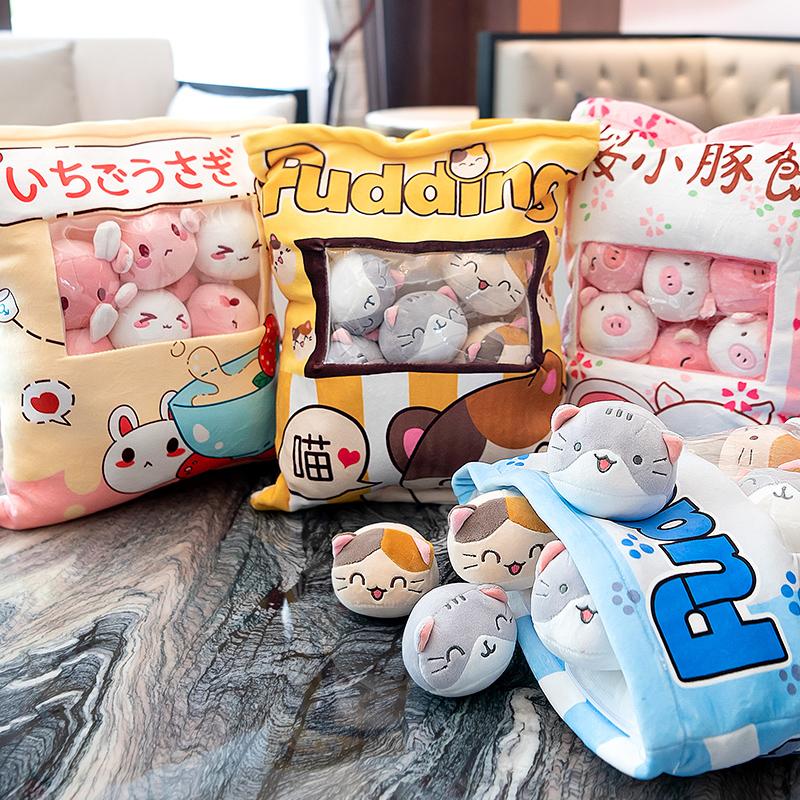 Eine große Tüte Katzen-, Kaninchen- und Schweinesnacks, Wurfkissen, Plüschtiere, Puppen, weiche Kuscheltiere, Geschenke für Kinder und Mädchen