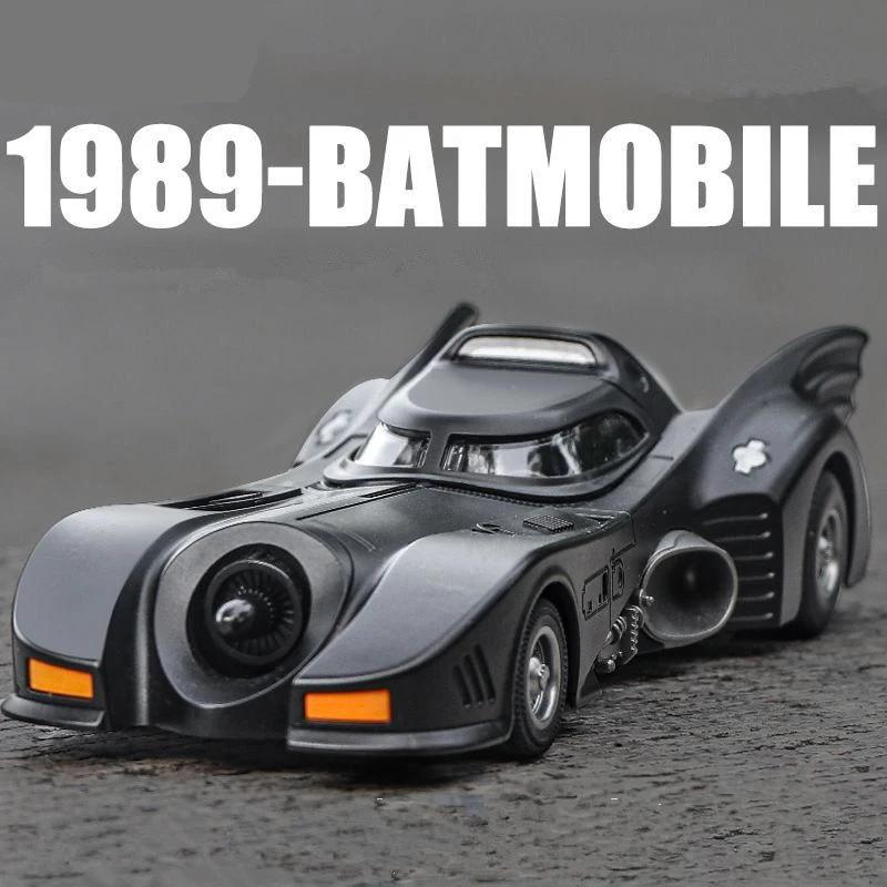 1/18 Classic Movie Car 2008 Batmobile Concept Bat Sports Car Model Diecast Metal Toy Racing Car Model Sound and Light Kids Gifts
