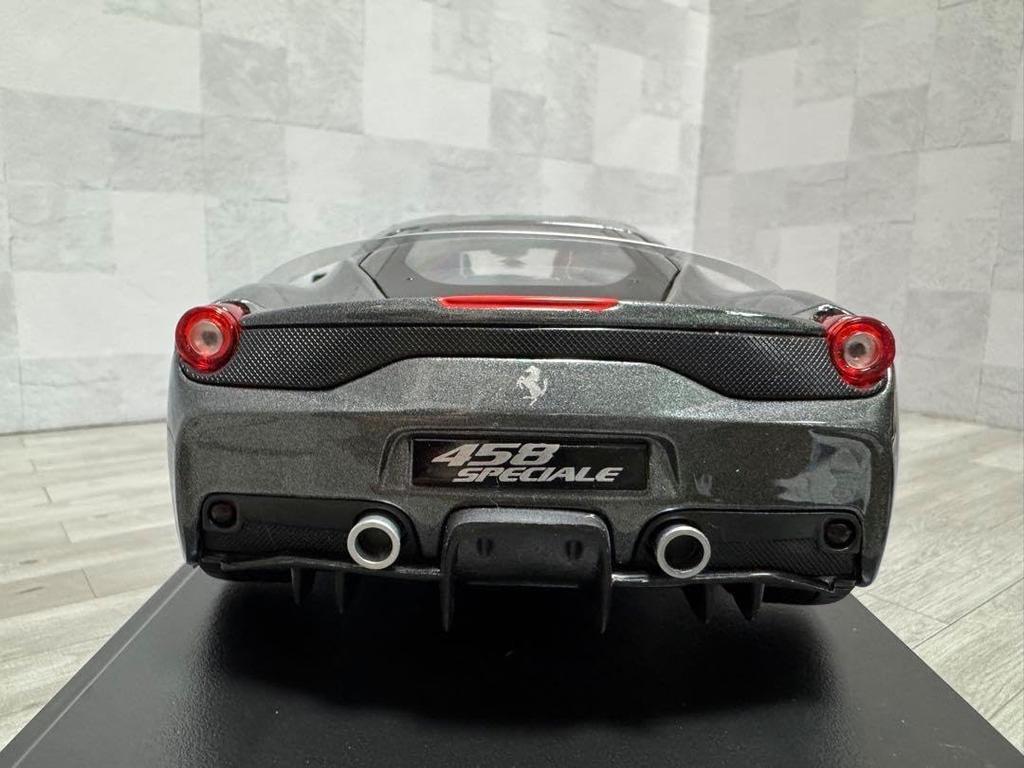 Maisto Ferrari 458 Speciale 1/18 Scale Model Special Edition with Display Base, Opening Doors, and Working Suspension, Diecast Car