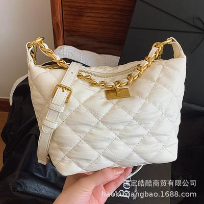Spring and Summer Bags 2025 New Fashion Women's Bags Diamond Chain Crossbody Bucket Bag Texture Versatile Shoulder Bag Women's Bags