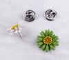 Drip Oil Small Daisy Brooch - Women's Anti-Exposure Corsage Pin Buckle, High-End Clothing Accessory.