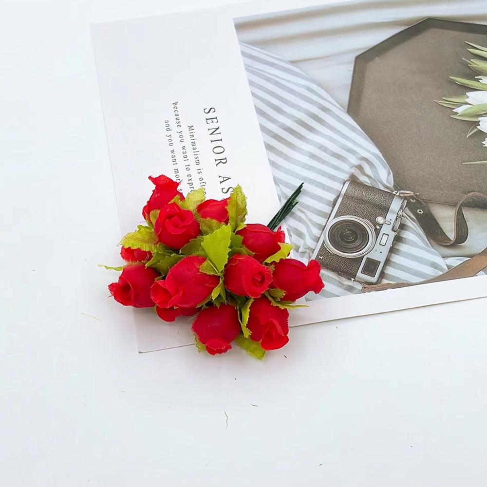 12 pz/lotto Fiori Artificiali Rosa di Seta Mini Bouquet Natale Casa Matrimonio Capodanno Fai da Te Decorazione Scatola Regalo Piante Finte