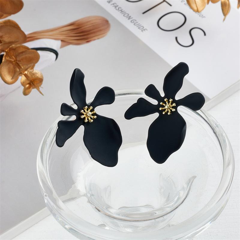 Pinkdudu Exaggerated White Flower Stud Earrings Green White Flower Stud Earrings Simple Casual Jewelry OG091