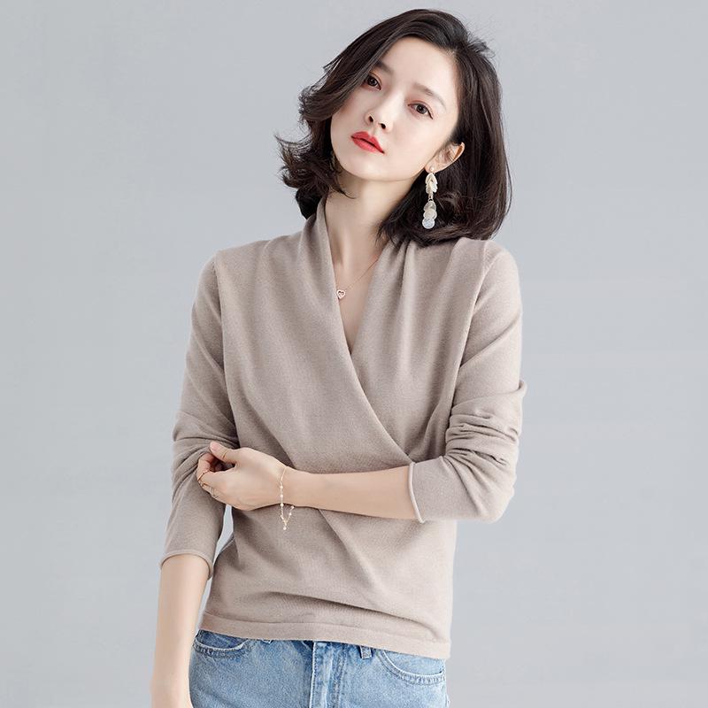 2025 Women's V-neck Long-Sleeved Stylish Sweater Top for Autumn/Winter