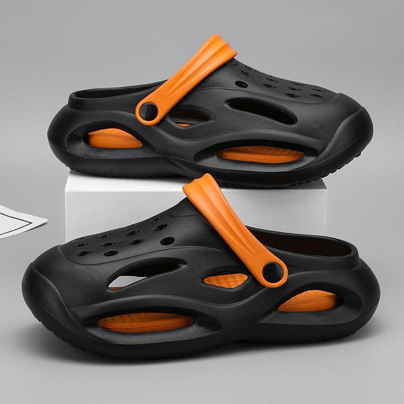 New Fashion Hollow-out Breathable Slippers Summer Beach Shoes Slippers for Men Outdoor/Indoor Sandals