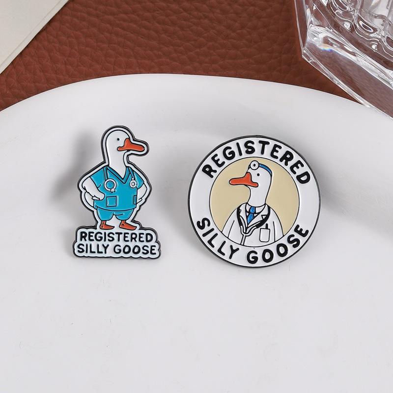 Novelty Goose Brooch: Medical Cartoon Duck Lapel Pin for Doctors and Nurses