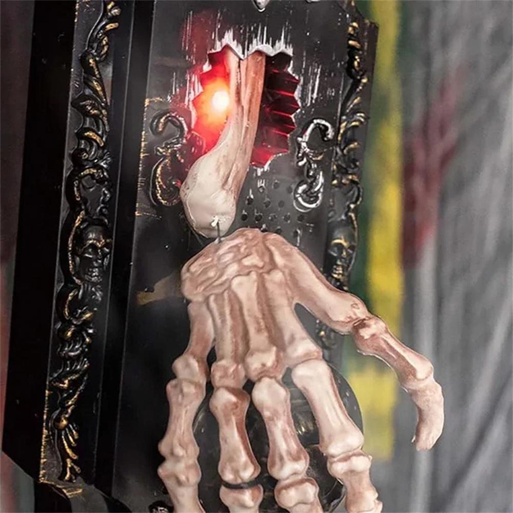 1× Skeleton Hand Shape Halloween Funny Spray Doorbell For Halloween Decoration