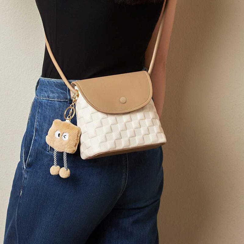 Casual Small Bucket Bag New Popular Versatile Messenger Bag Fashion Commuter Small Square Bag