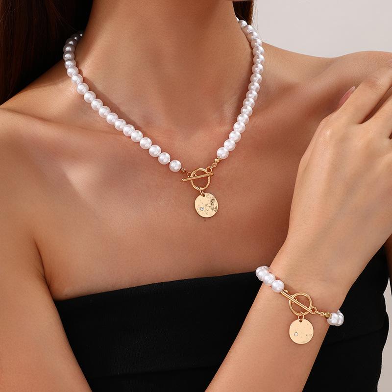 Trend Pearl Bracelet Necklace Set Female Niche High-end Sense Light Luxury Love Collarbone Chain