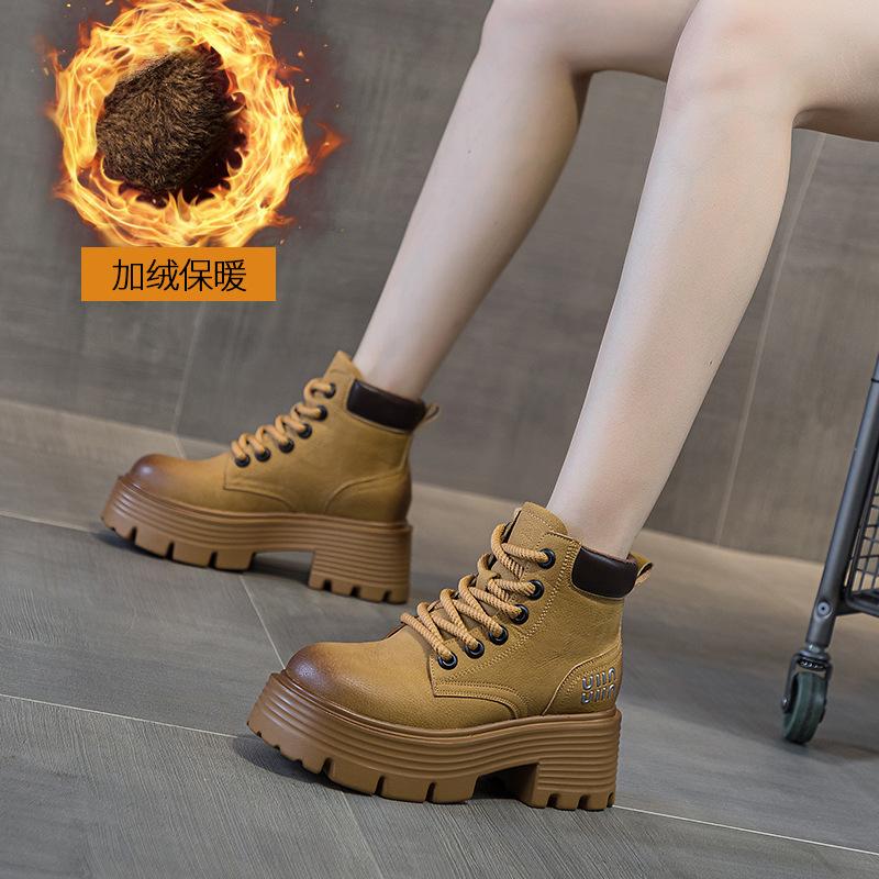 Botas Martin femininas outono e inverno novas botas retrô de locomotive sola grossa botas de trabalho para exterior cano curto de couro botas femininas versáteis