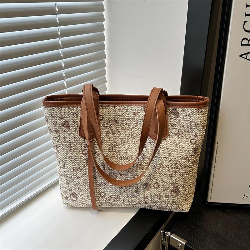 

Women s bag 2025 new fashion versatile casual shoulder bag women s large-capacity commuter tote bag high-end handbag коричневый