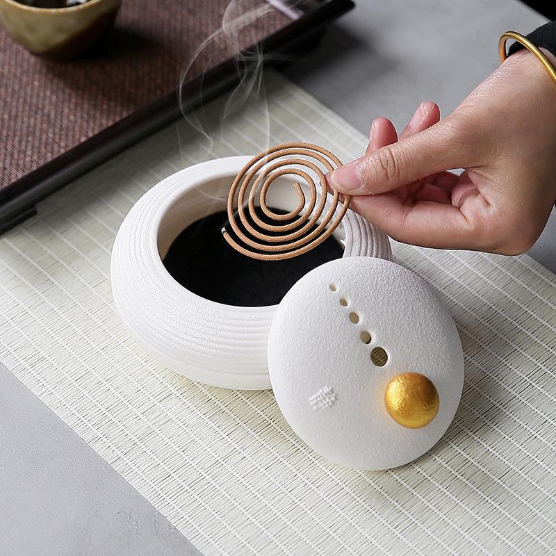 Coiled Ceramic Incense Burner: Chinese Style Water Mountain Aroma Holder for Indoor Use