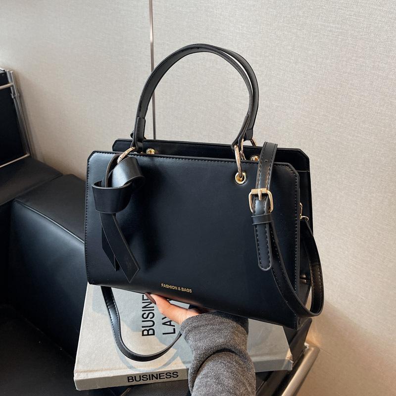 

Wedding bag, large-capacity bag, women can usually use red bag, portable wedding bride bag, shoulder messenger bag. чёрный