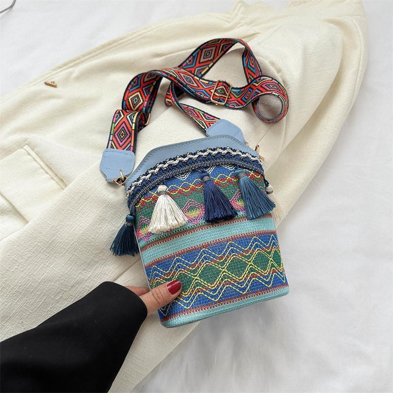 Stylish Minimalist Crossbody Bag For Women Trendy Fall Small Square Design