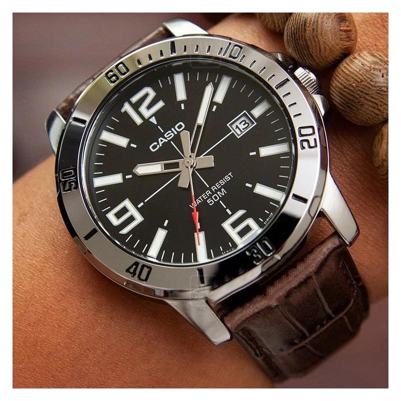 Casio STANDARD Series Fashionable Business Casual Waterproof Classic Pointer Date Display Quartz Movement Leather Strap Japanese and MTP-VD01L-1BV