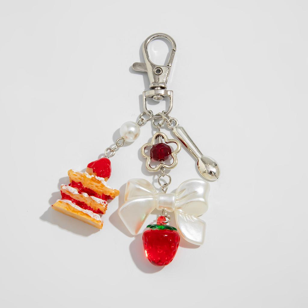 Creative Strawberry Cake Keychain Pendant, Wind Imitation Pearl Bow Bear Bag Pendant