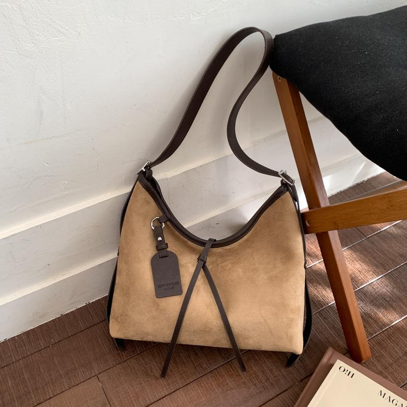 

Fashion retro women s bags 2025 autumn new large-capacity tote bags messenger bags Korean solid color work commuter bags хаки