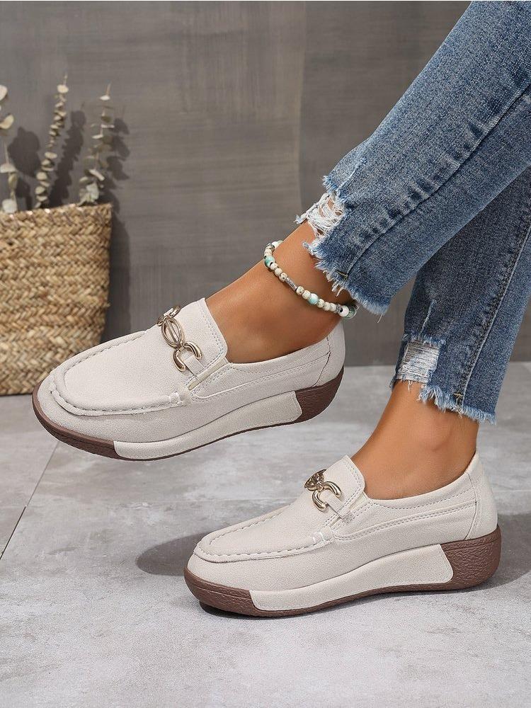 Women's Shoes In Plus Size with Flat Bottomed Round Toe Metal Buckle, One Foot on Women's Shoes
