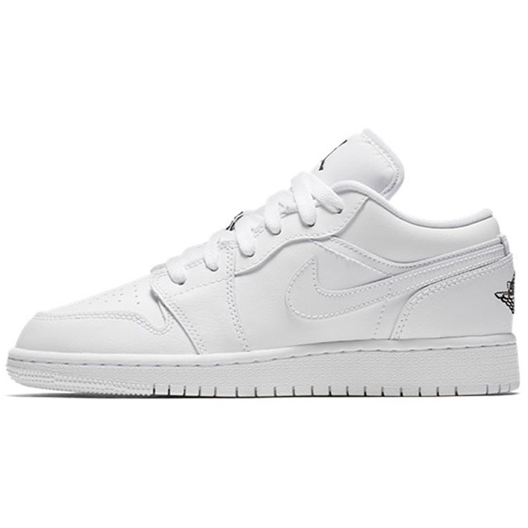 

Детские кроссовки Air Jordan 1 Low GS Triple White Черные 553560-110