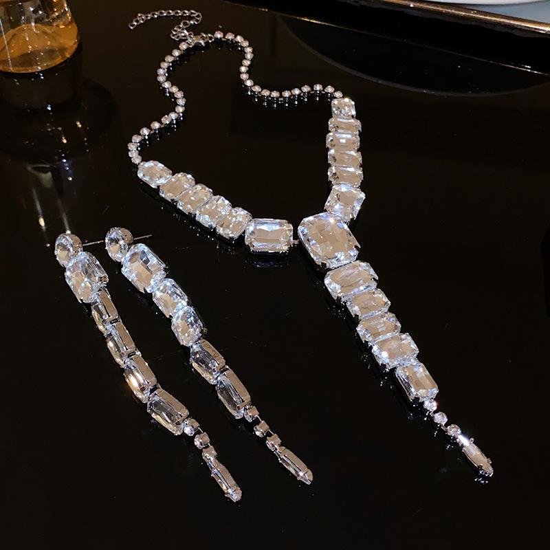 Round square long fringed stud earrings fashionable exaggerated earrings light luxury high-end earrings women