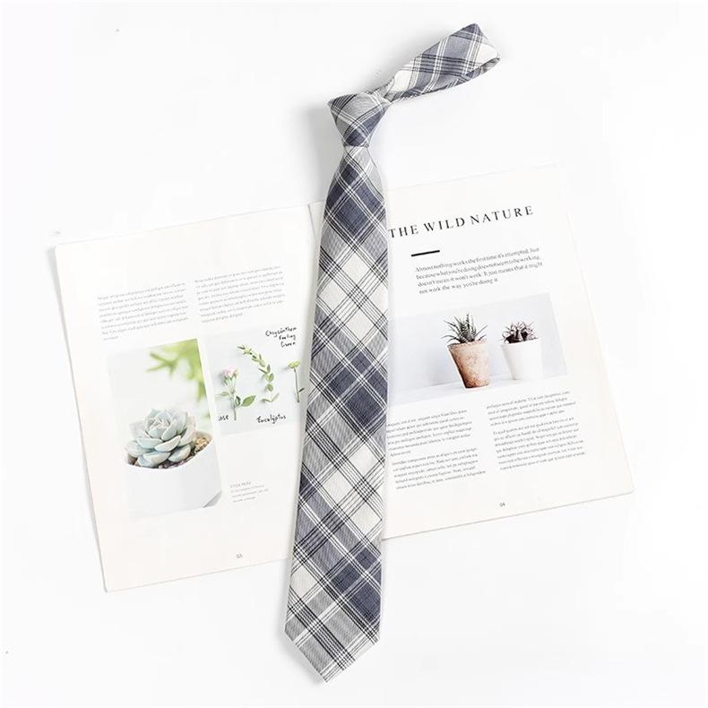 Retro American Red Striped Tie Belt: Women's Fashionable Waist Accessory 