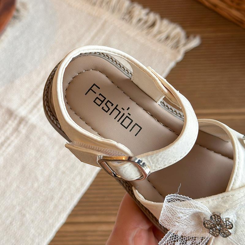Girls' Sandals, New Children's Shoes, Little Girls' Princess Shoes, Hollow Toe Beach Shoes, Medium and Large Children's Shoes