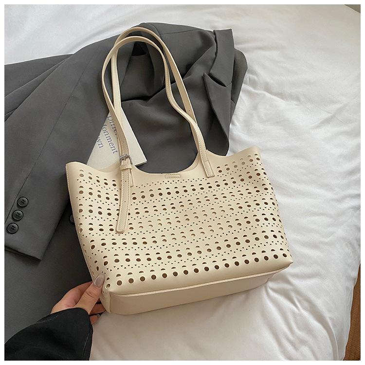 

Сумка-тоут премиум-класса с полым плечом, женская, 2025, новая, модная, сумка под мышкой, большая вместимость, простая, универсальная белый