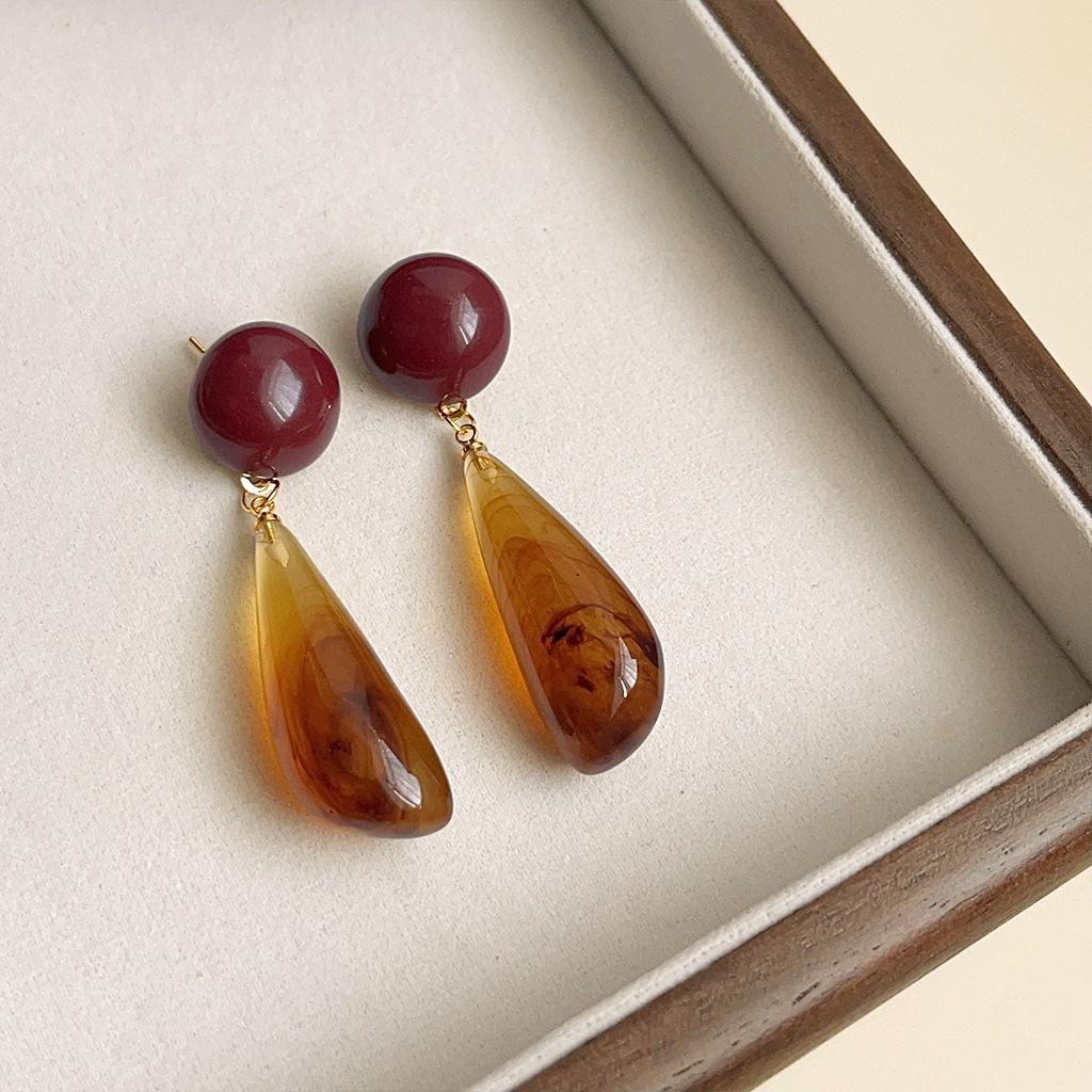 Vintage Maillard Coffee Earrings Women's Literary Temperament Acrylic Smudge Earrings Niche High-end Autumn and Winter Earrings