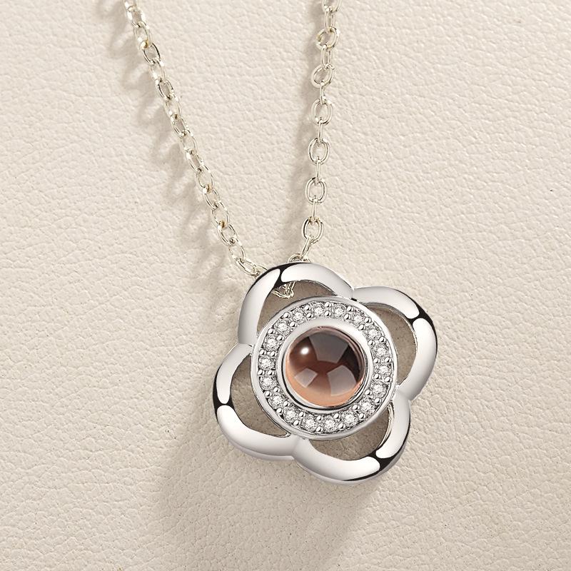 Love Memory Necklace: Projects 'I Love You' in 100 Languages, TikTok-Style Couple's Copper Clavicle Chain