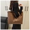 European Style Woven Faux Leather Tote Bag for Women, New Fashionable Large Capacity Shoulder Handbag, Casual Daily Commute Bag CLE
